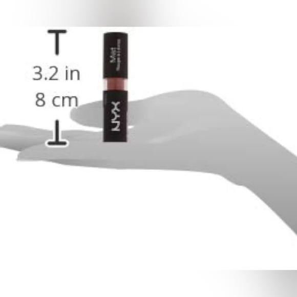 NYX Matte Lipstick MLS10 - Perfect Red - Picture 3 of 8